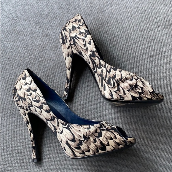 Roger Vivier Peep Toe Heels Size 38